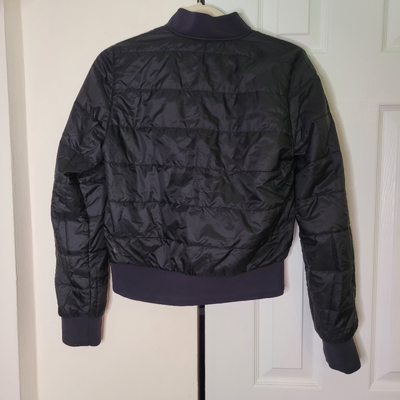 Lululemon Non-Stop Bomber (First Release) Size 4 - Picture 13 of 15